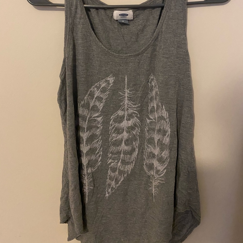 gray tanktop